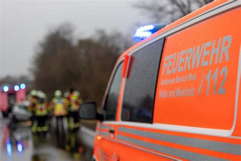 T Dlicher Unfall Bei Gelnhausen Pkw Fahrer Stirbt Nach Kollision Mit Lkw