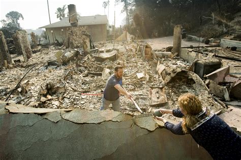 Serra Cross in Ventura still standing after Thomas Fire destroys ...