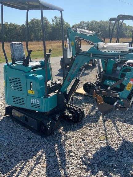 UNUSED AGT INDUSTRIAL MINI EXCAVATOR H15 - Langham Auctioneers