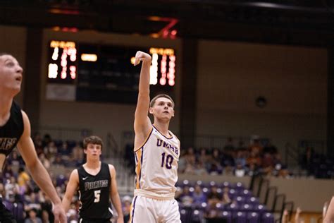 Umhb Mens Basketball Earns 79 69 Win Over Ut Dallas True To The Cru