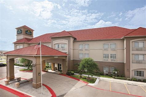 La Quinta Inn & Suites by Wyndham Laredo Airport - Motel in Laredo (TX) - Easy Online Booking