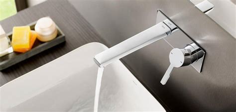 Wall mounted bathroom taps: an elegant solution | Roca Life