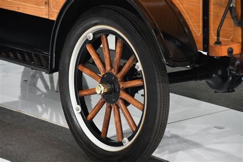 1915 Ford Model T Volo Museum