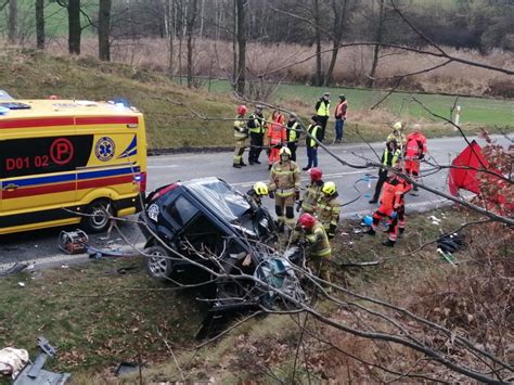 Śmiertelny wypadek na Dolnym Śląsku Pod Dzierżoniowem zginęły trzy