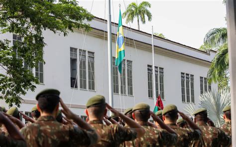 EsAO Realiza Formatura Alusiva Ao Dia Da Bandeira