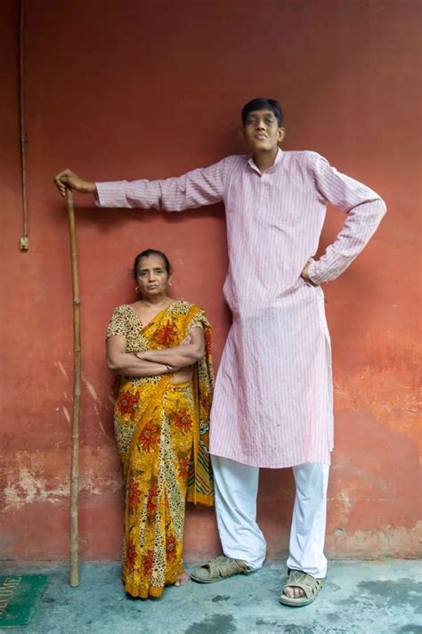 Dharmendra Singh Meet Indias Tallest Man Who Says His 8ft 1in Frame