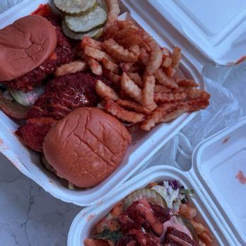 DAVES HOT CHICKEN Updated September 2025 357 Photos 210 Reviews 1200 E Pike St Seattle