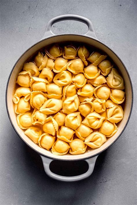 Tortellini En Brodo Tortellini In Broth