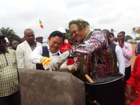 Tchiamba Nzassi Jean Marc Thystère Tchicaya Pose La Première Pierre