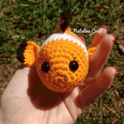 Crochet Clownfish Amigurumi - Free pattern - Natalina Craft