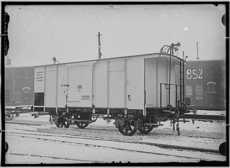 Fotografie Zweiachsiger Gedeckter Kleinbahn G Terwagen Mit Bremse