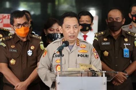 Kapolri Naikkan Pangkat Perwira Tinggi Ini Daftar Lengkapnya Hops Id