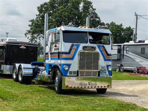 Maggie Transport S Stretched White Freightliner Coe S Flickr