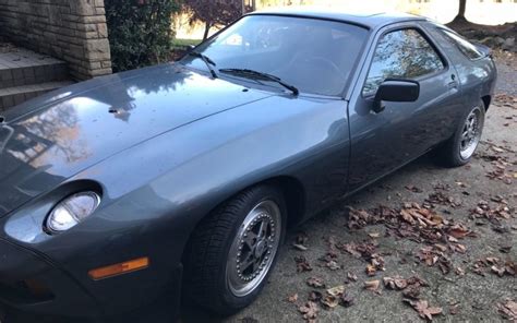 Special Order Paint: 1984 Porsche 928 5-Speed | Barn Finds