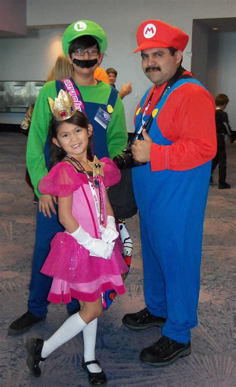 Family Super Mario Bros Cosplay by RJAC1978 on DeviantArt