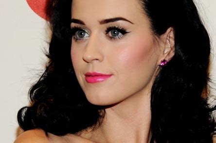 All Hail the Queen: Katy Perry's Pink Lipstick