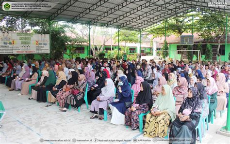 Perkenalan Singkat Kepala Man Asahan Dengan Orangtua Calon Peserta