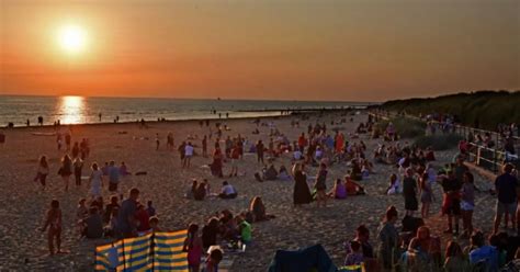 Uk Weather Heatwave To Hit Parts Of England In Hour Blast But Two