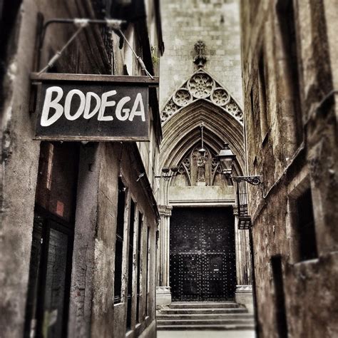 Narrow Streets in Barcelona Gothic Quarter