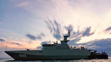 Canggih Dan Modern Kapal Perang Tni Al Kri Surik 645 Buatan Dalam