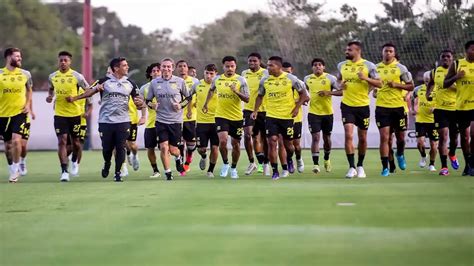 Treino Desta Sexta Feira Define O Time Titular Do Flamengo Para O