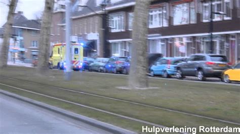 Ambulance Vertrekt Met Spoed Vanaf De Groene Hilledijk Youtube