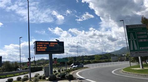 Traffico Intenso Sulla A Coda Di Km Tra Albenga E Savona Ivg It