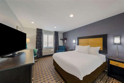 15 Best Hotels in Denton, TX for 2024 (Top-Rated Stays!)