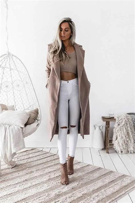 22 ideas bonitas y elegantes de Outfit con Pantalón Blanco