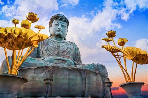 Hyogo Daibutsu El Gran Buda En El Templo Nofukuji En Kobe Jap N