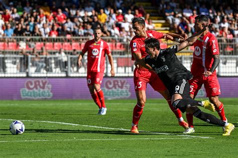 Une Juventus Cataclysmique S Incline Sur Le Terrain De Monza Lanterne