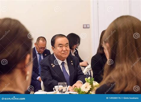 A Lua Hee Cantou Orador Do Conjunto Nacional Da Rep Blica Da Coreia