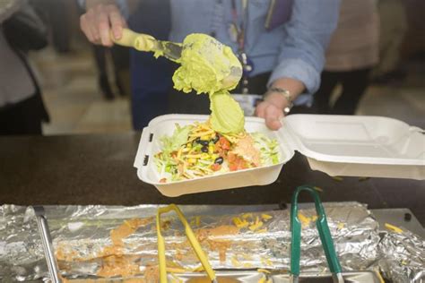 Photos Uw Hospital Makes Cafeteria Dining Healthier Food And Drink