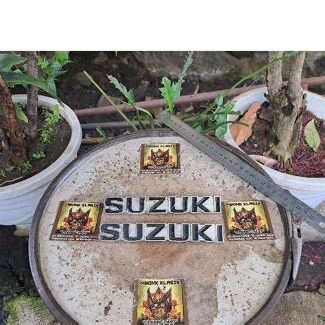 Jual Logo Emblem Tangki Suzuki Gt185 Gt250 Gt380 Twin ORIGINAL Emblem