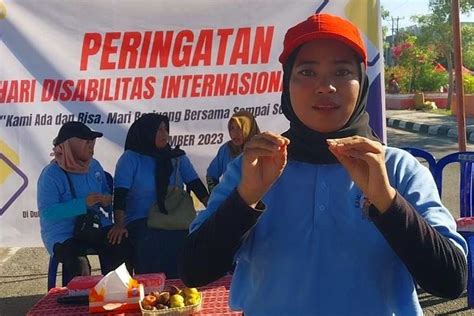 Kisah Ika Disabilitas Di Sumbawa Peraih Gelar S1 Yang Ingin Jadi Guru