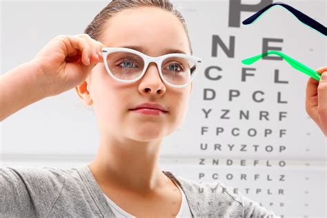 Farsightedness: Symptoms and Treatment | Florida Eye