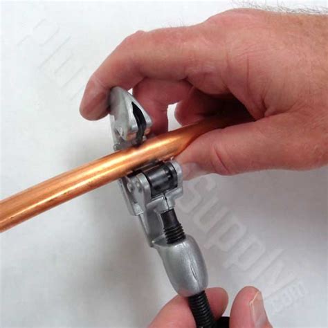 How To Use A Pipe Flaring Tool