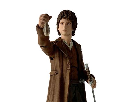 The Lord of the Rings Diamond Select Frodo Baggins Action Figure ...