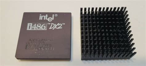 Intel (TM) i486 DX2 VINTAGE GOLD processor. Great condition with heat ...