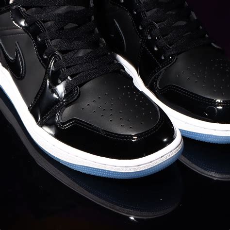 NIKE AIR JORDAN 1 MID SPACE JAMが2 13に国内発売予定販売店舗掲載中 God Meets Fashion