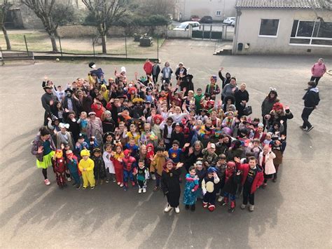 Ecole Antoine de St Exupéry Au coeur du village Carnaval 2023