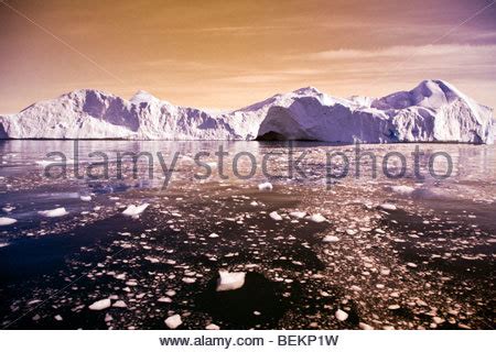 Iceberg Dal Ghiacciaio Jacobshavn O Sermeq Kujalleq Drena Il Per