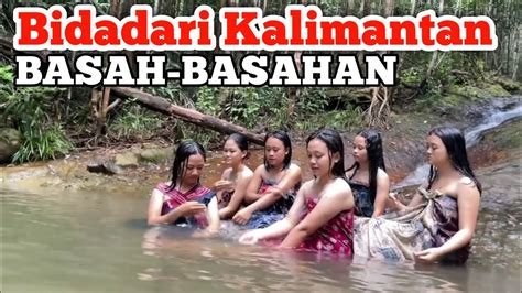 Intip Gadis Cantik Kalimantan Mandi Didalam Hutan Selesai Bakar Ikan