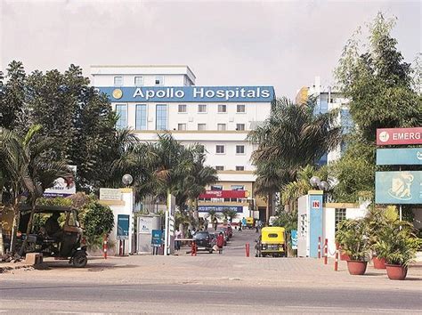 Apollo Hospitals Net Profit Falls 35 To Rs 324 Crore In June Qtr