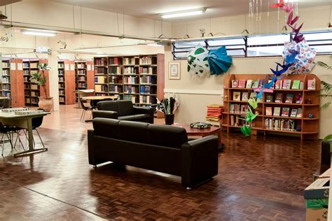 Biblioteca Central Cria Espaço Para Exposição De Trabalhos Artísticos