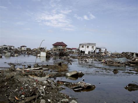 Free picture: flooding, 2004, tsunami, aceh, destroyed, rubble, water ...