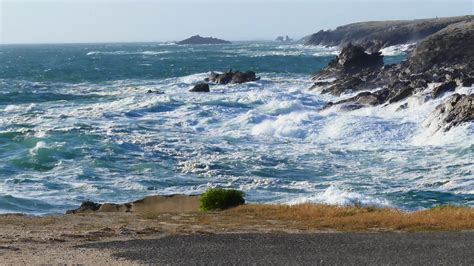 Agita O Mar Tima Coloca Madeira E Litoral De Portugal Continental Sob