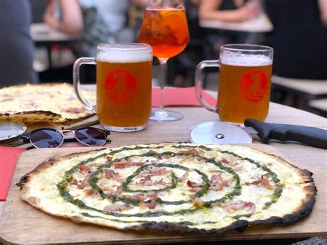 Trouver La Meilleure Tarte Flambée De Strasbourg Un Club Strasbourgeois Relève Le Défi