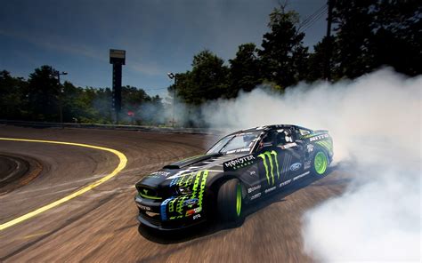 Drifting Car Smoke Wallpapers Wallpaper Cave