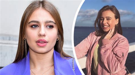 19 letnia Oliwia Bieniuk w skąpym bikini na leśnej polanie Będą jagodzianki Ale podobna do mamy